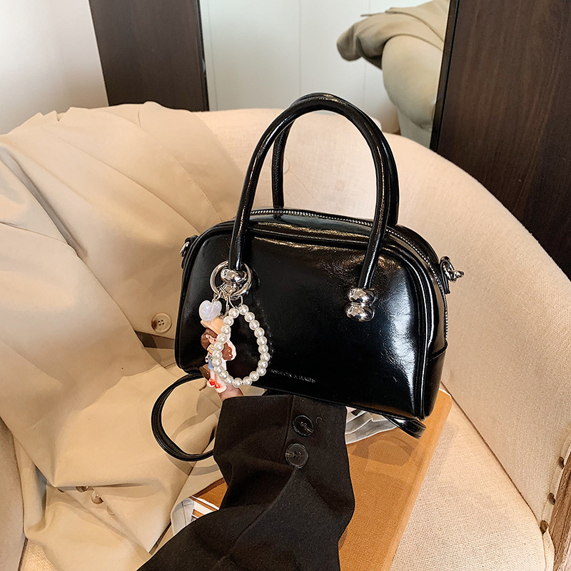 High end niche design small square for women 2025 summer new fashion handbag commuting simple shoulder bag