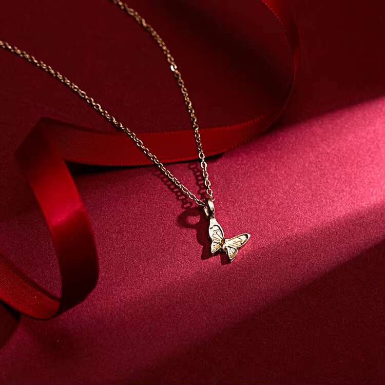 Fashion Lucky Statement Women's Gift Alloy Gold Chain Pearl Butterfly Elephant Pendant Necklace Jewelry and Card