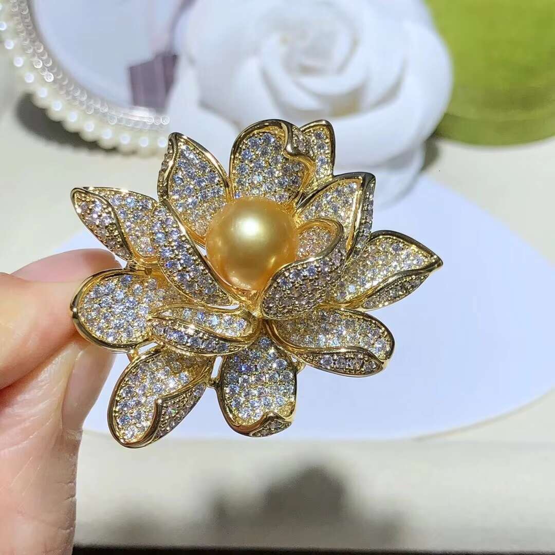 Women Brooch Jewelry Inspired Designer Brooches and Pins Custom Rhinestone Fashion Men Gift Silver Gold Party Stone Wedding