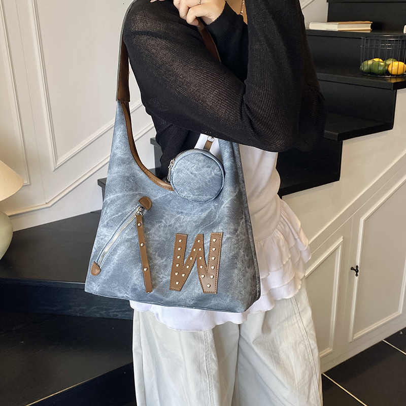 Fashion women's 2025 summer new splicing shoulder large capacity tote casual armpit bag