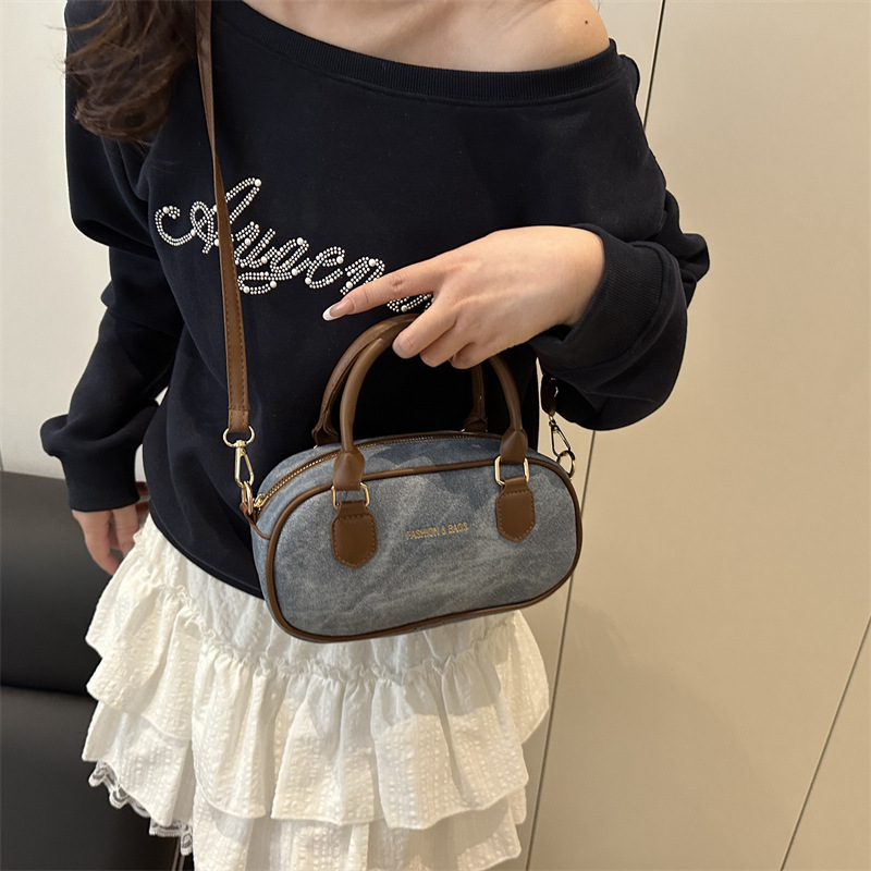 Fashion contrasting hand-held small square women's 2025 summer new item light luxury western-style shoulder commuting crossbody bag