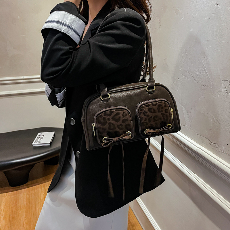 Minimalist Underarm for Women 2025 Winter New Korean Edition Small Handheld Commuter Shoulder Bag