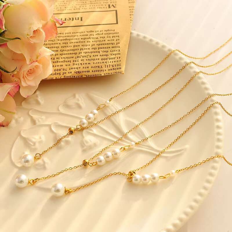 Minimally designed fashionable jewelry with original stainless steel gold-plated pearl pendant for women's necklace