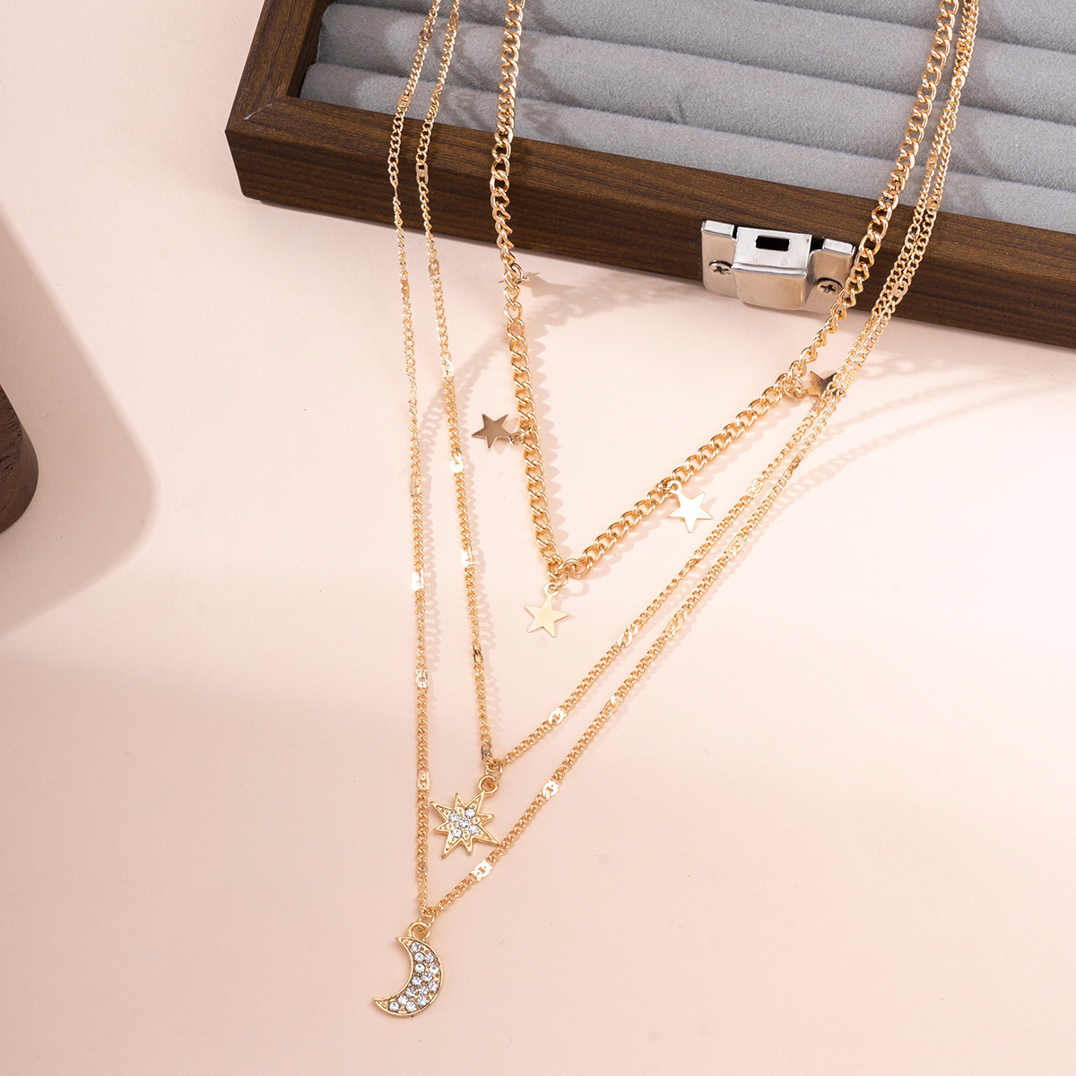 Fashionable Star and Moon Pendant Multi-Layer Necklace with Rhinestones, Unique Gold Choker for Women