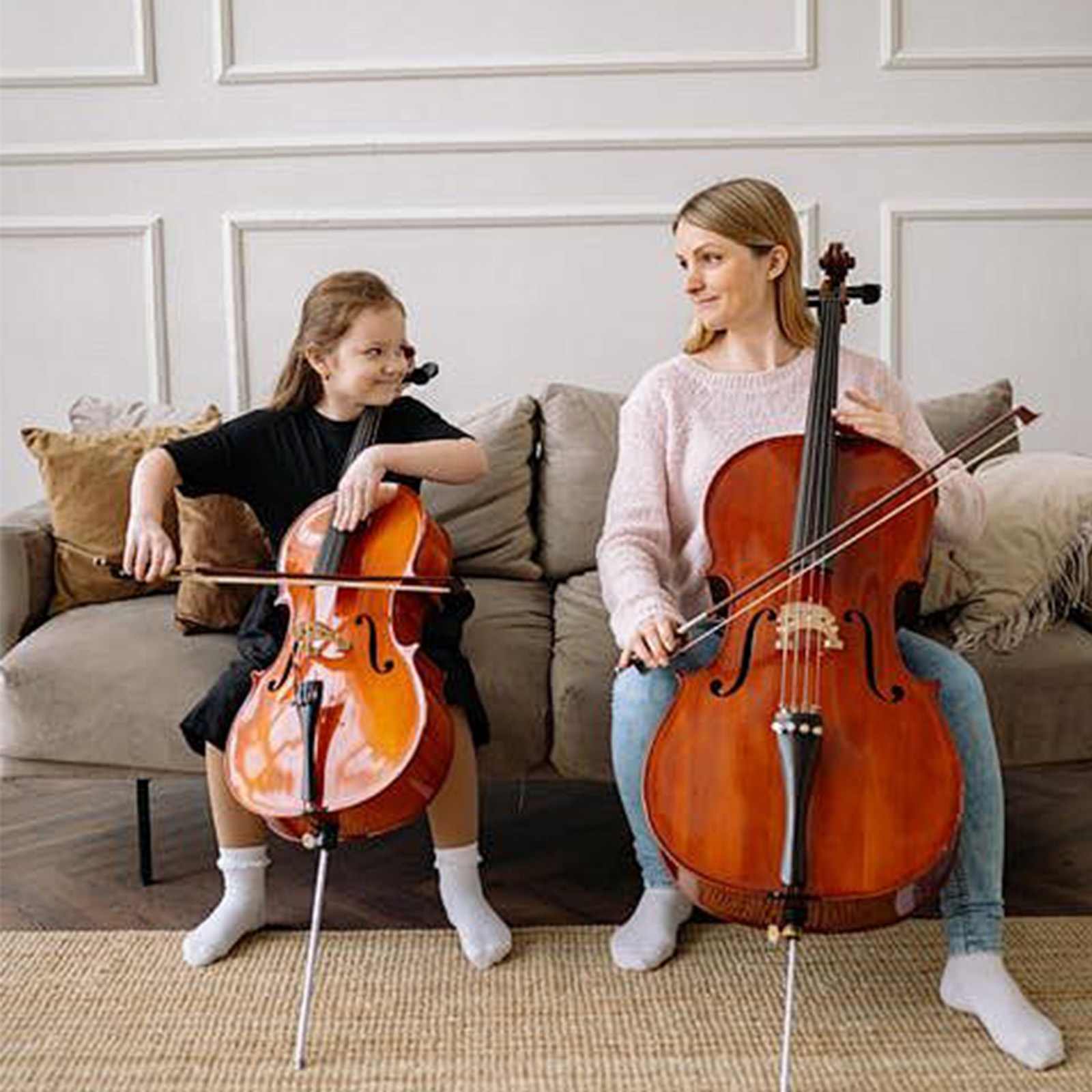 Solid Wood Handmade Cello - Exquisite Craftsmanship with Natural Textures