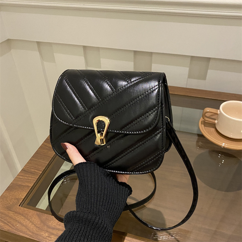 Free Delivery Designer Bag 2025 Women's Small Square Fashion Embroidery Thread Trendy Shoulder Hardware Lock Chain Crossbody Saddle Bag Luxury Ba
