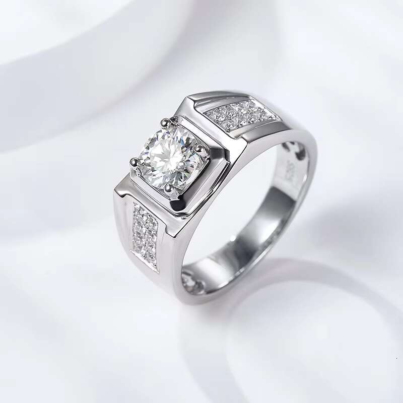 2024 New Style 925 Sterling Silver Jewelry Men Moissanite Ring 1ct Center Multiple Sizes Huge Stocks Moissanite Silver Ring.