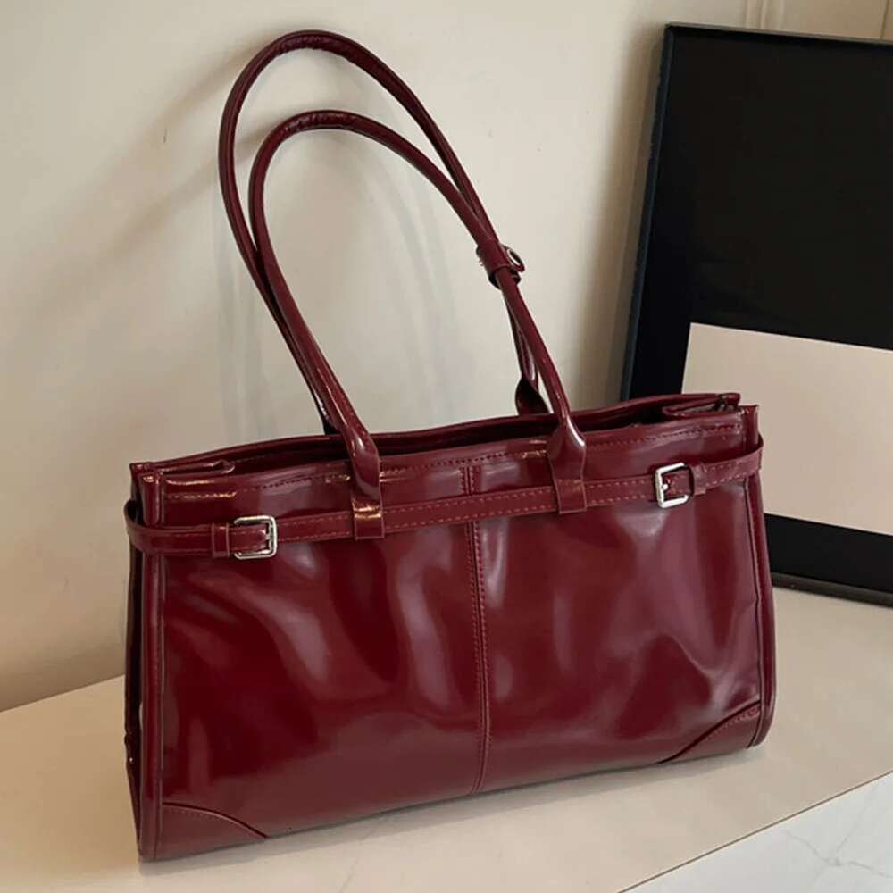 Hot Selling Women's Vintage PU Leather Fashion Shoulder High-End Solid Tote Bags Elegant Ladies Handbag Zip Underarm Bag
