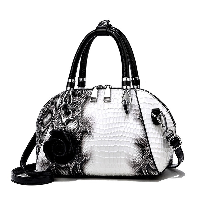 Designer Pack New Snake Skin Pattern Simple Cross Shoulder Large Capacity Fashion PU Women S Bag Free Shipping