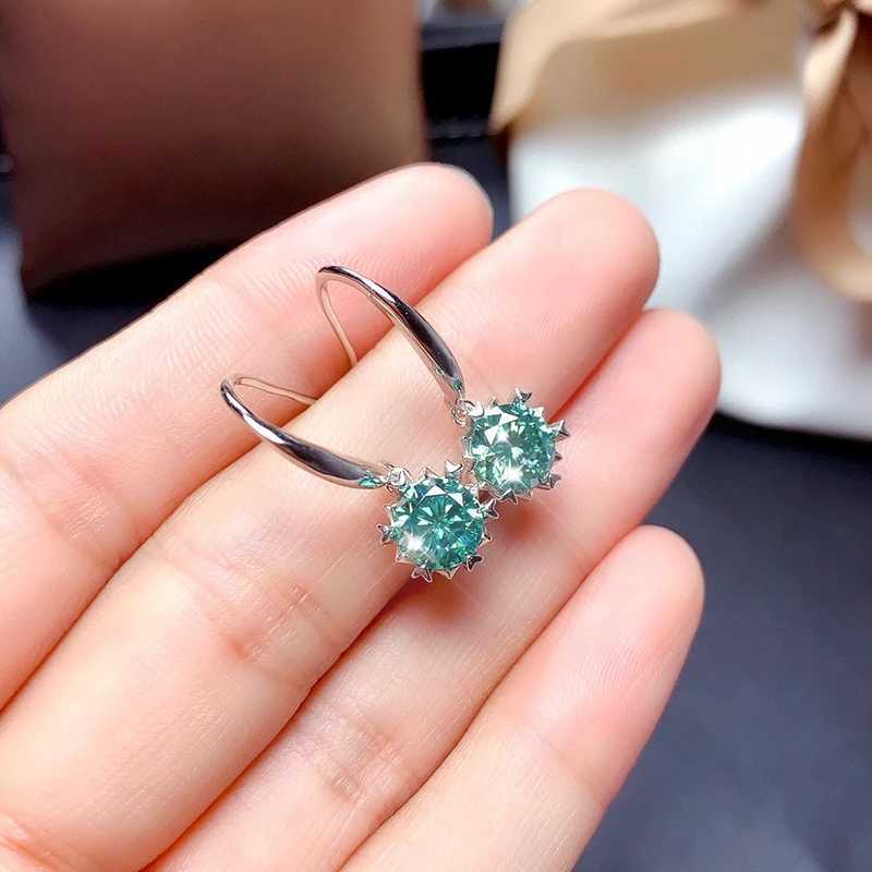 Blue Green Pendant Shining Stud Earrings 1 Carat Super Shiny Snowflake Earrings Women Fashion Jewelry 2022 New Earrings Y250510