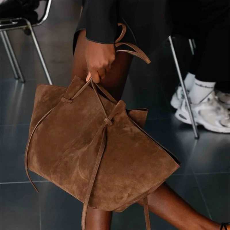 Womens Shoulder Bag Suede Nubuck Large Capacity Hand-held Wing Tote Bag Designer Long Shoulder Strap Shopping Roomy Bags NewW250513