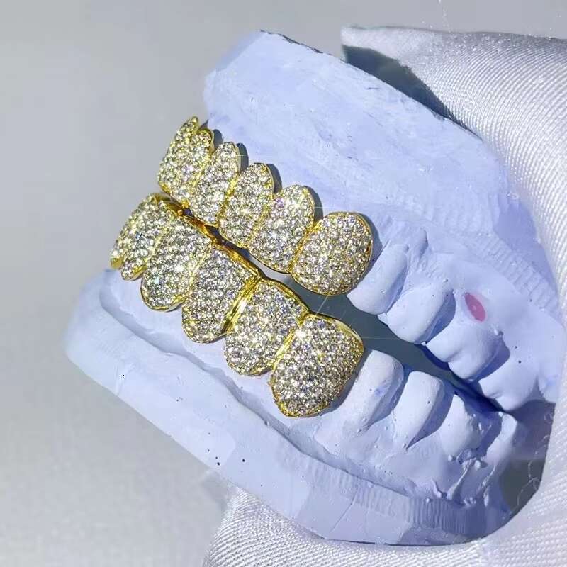 Custom Top 8 Bottom 8 Iced Out Grillz S925 Silver with Gold Plated Hip Hop Hand Setting Vvs Moissanite Diamond Mens Jewelry