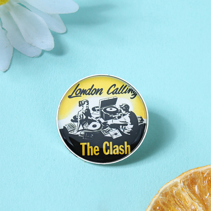 Anime pins Anime badges cartoon enamel pin Halloween dark pin badge horror scary gothic japanese game tv movie film pin science fiction accessory Z50