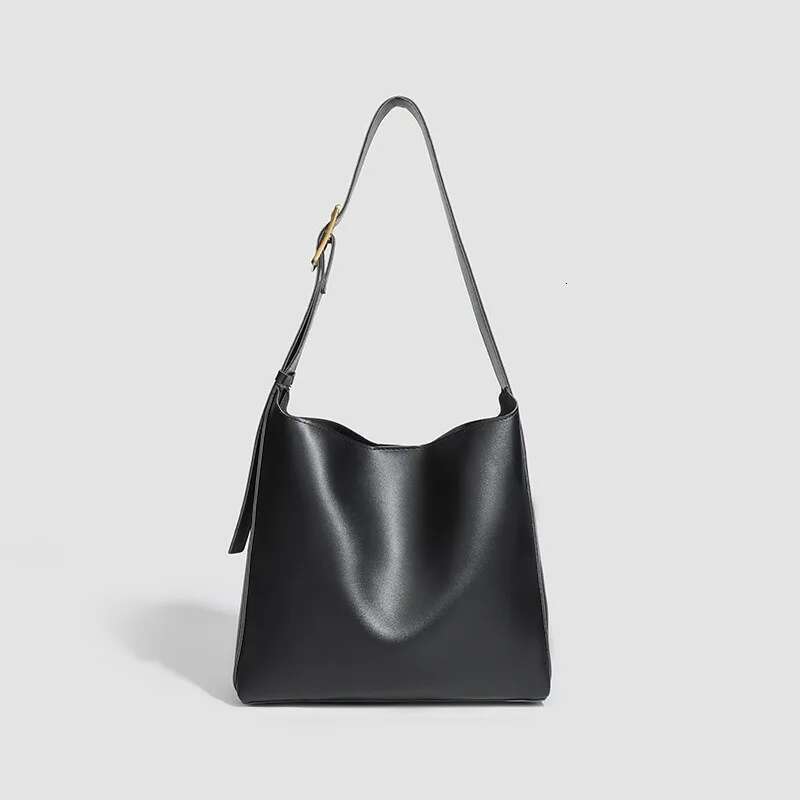 New retro high-end hand-held bucket with soft leather, large capacity, simple single shoulder crossbody bag