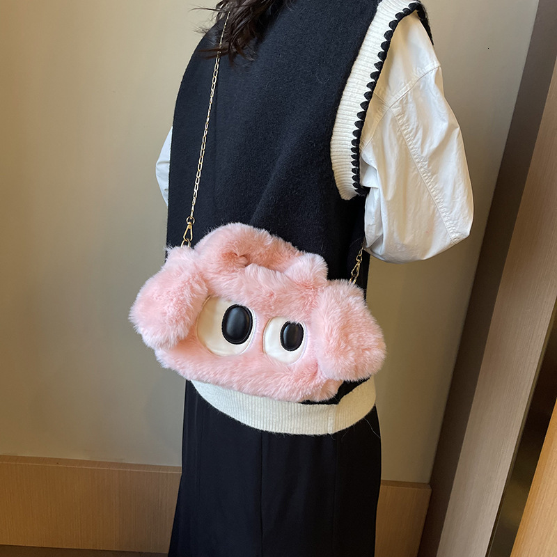 Cute cute for autumn and winter, women's 2025 new versatile crossbody bags, super popular hand-held furry bags