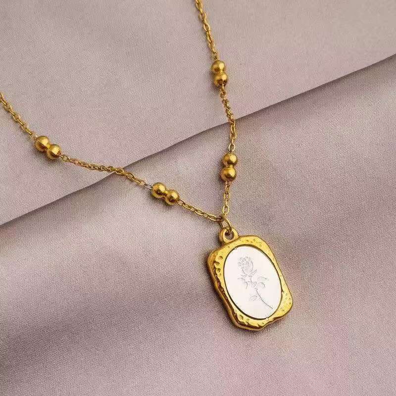 Fashionable heart-shaped gold white shell stainless steel fashionable women's pendant necklace
