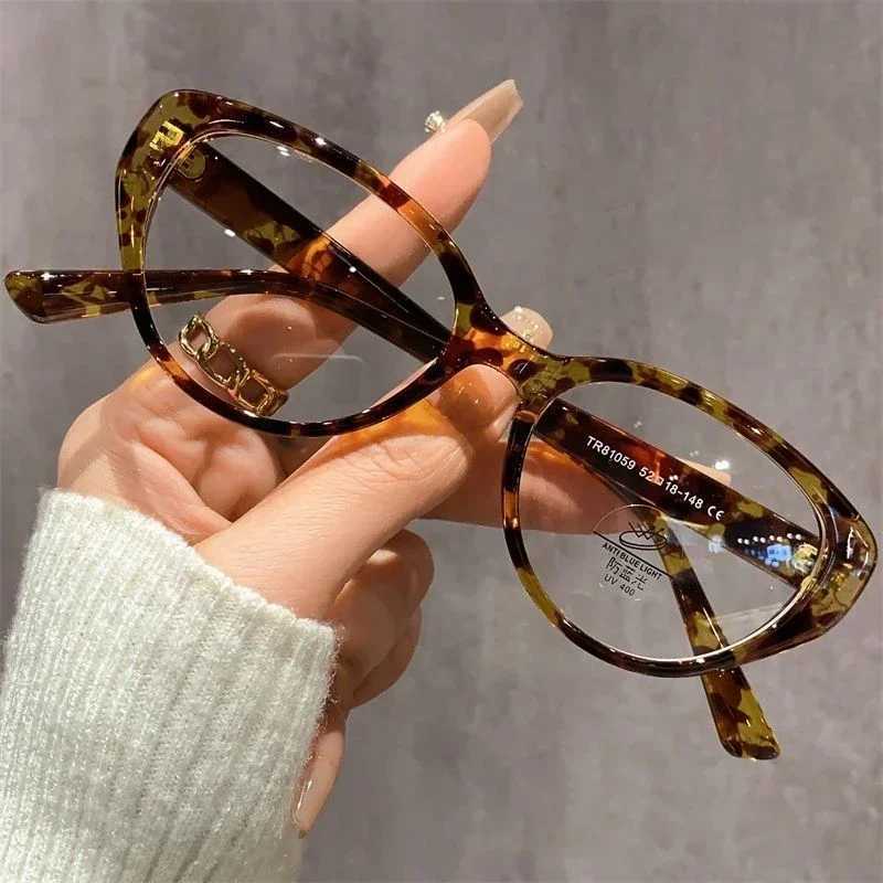 2024 Ultra Light Unisex Transparent Eyewear Fashionable Anti Blue Light Near Sight Glasses Retro Cat Eye Korean Myopia Glasses W250513