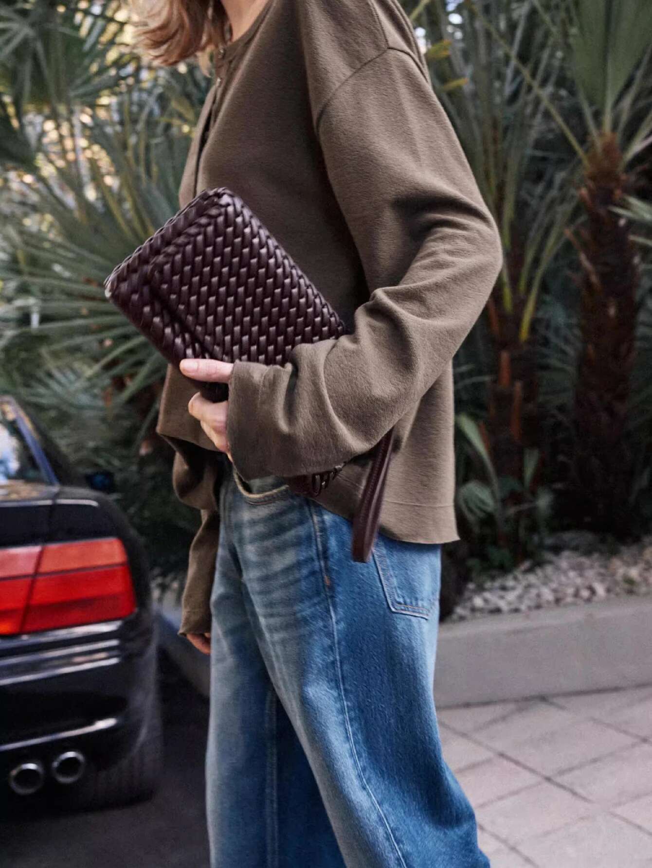 Woven Exude A Sense Of Sophistication. Single-Shoulder Crossbody Flip Bags Are Simple And Versatile