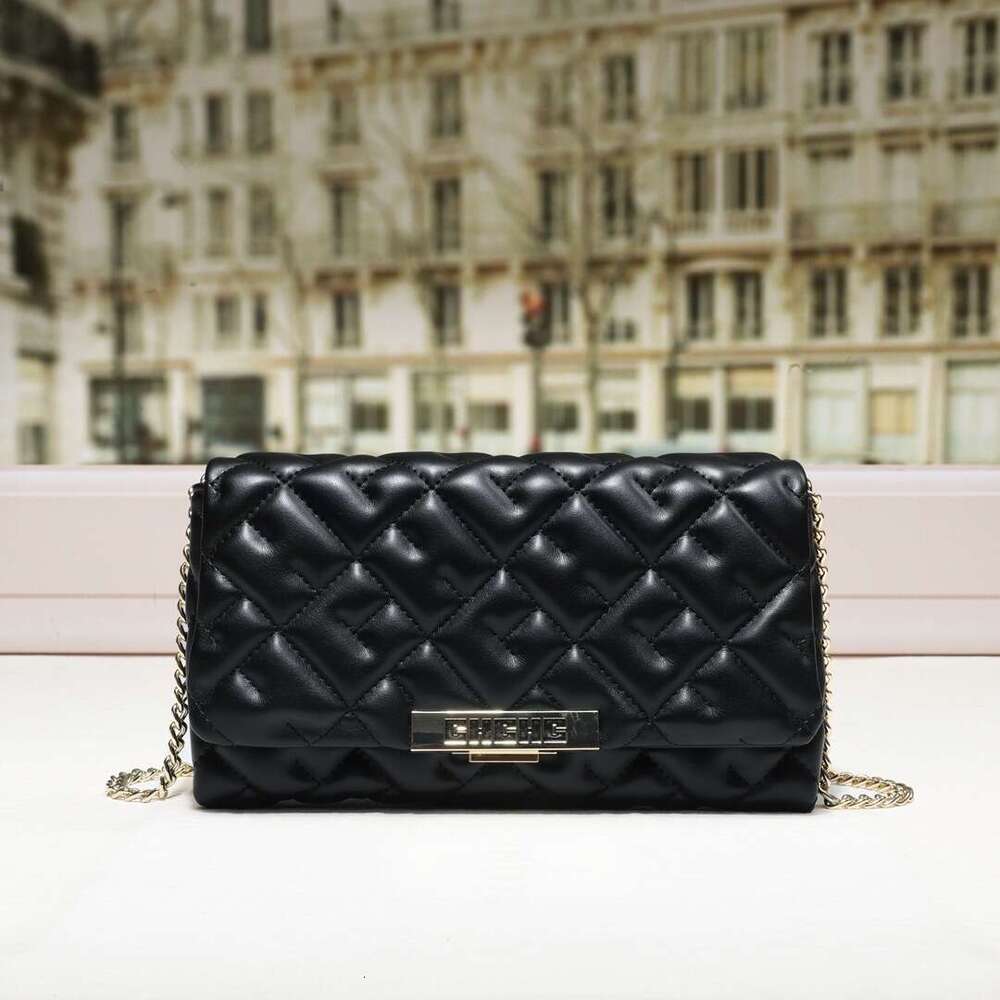 CHHC small fragrant style 2024 new women's diamond grid chain fashionable and versatile ins crossbody shoulder bag