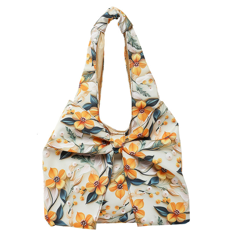 Fashion flower handbag women's 2025 summer new large capacity pleated shoulder trendy armpit bag