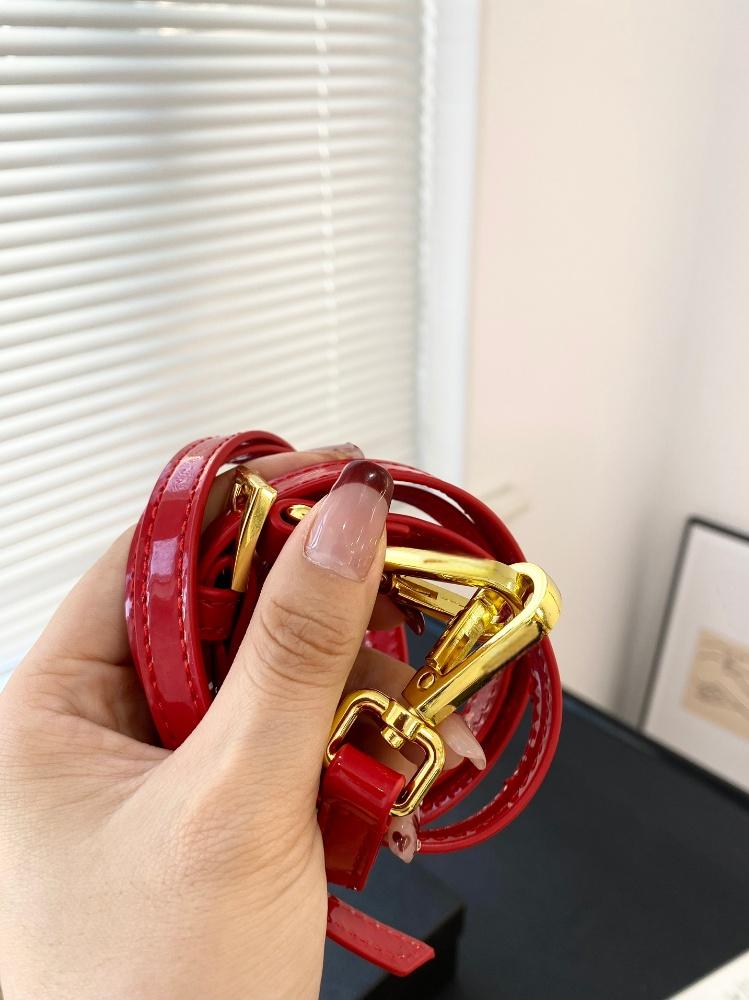 2025 New High Beauty Mini Lipstick Bag, Women's Fashion Triangle Shoulder Bag, Cross Shoulder Chain Bag, Decorative Bag, Small Wallet