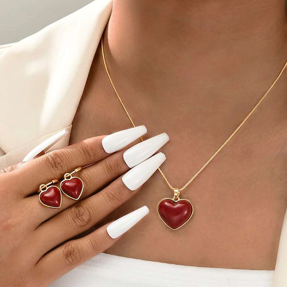 3Pcs Vintage Red Heart Pendant Set For Women Simple Gold Color Necklace Earrings Fashion Female Party Jewelry