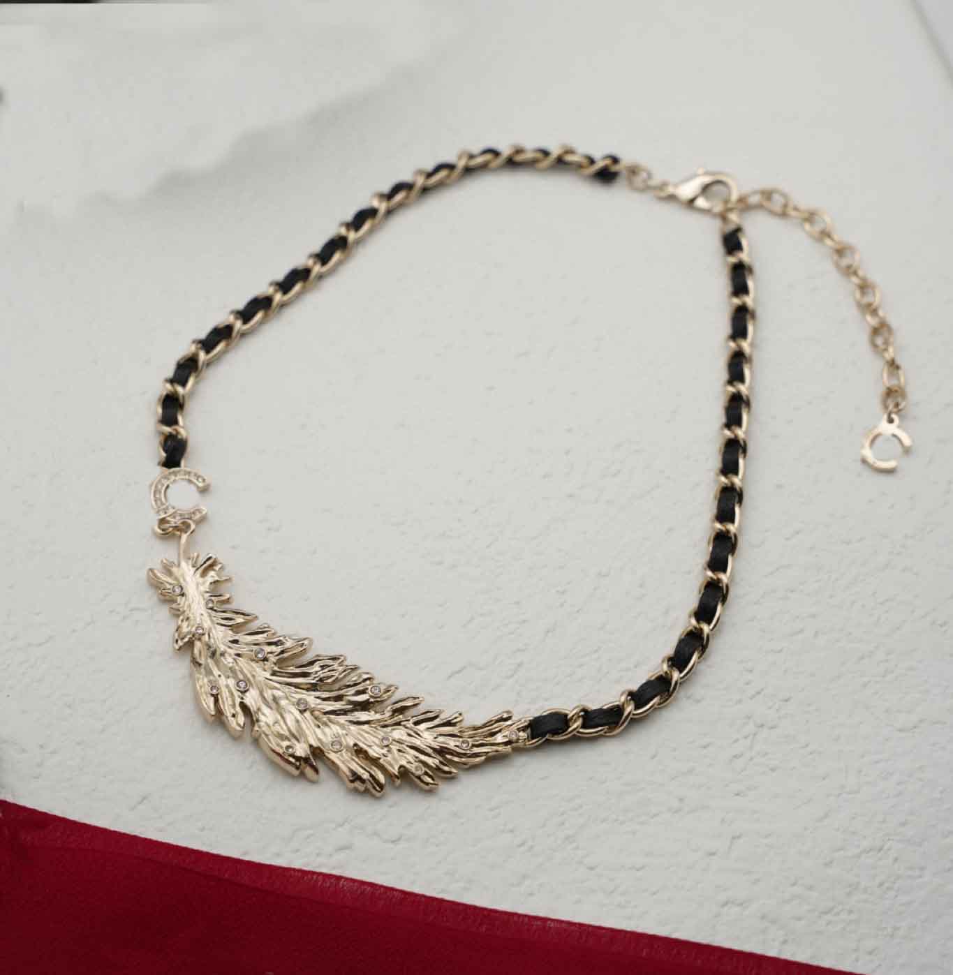 2025 Luxury quality charm pendant necklace with diamond and black genuine leather in 18k gold plated have stamp box PS6617A