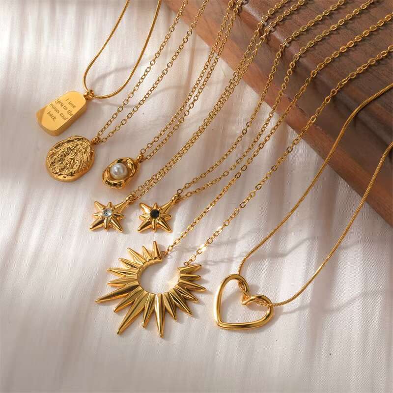 Fashion stainless steel jewelry gold-plated heart-shaped pendant women's necklace