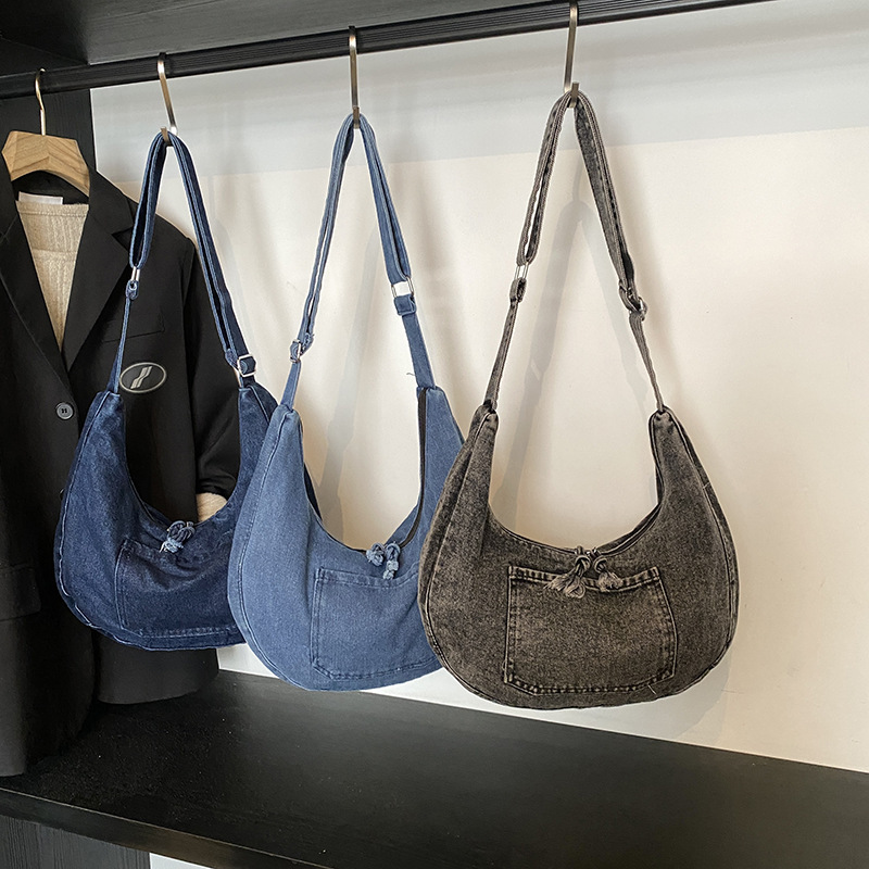 Ins Korean version of artistic leisure dumpling fashionable denim fabric, large capacity shoulder bag, lazy style college armpit bag