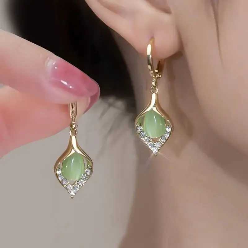 New Green Color Water Drop Cat Eye Stone Dangle Earrings for Women Fashion Temperament Earring Girl Gift Wedding Party Jewelry Y250510