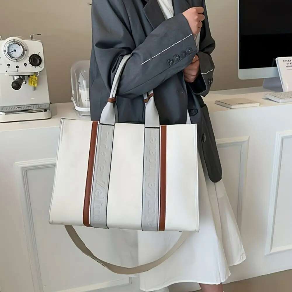 New Fashion Design Women's Tote High Quality Canvas Large Capacity Handbag Elegant Commuting Shoulder Bag