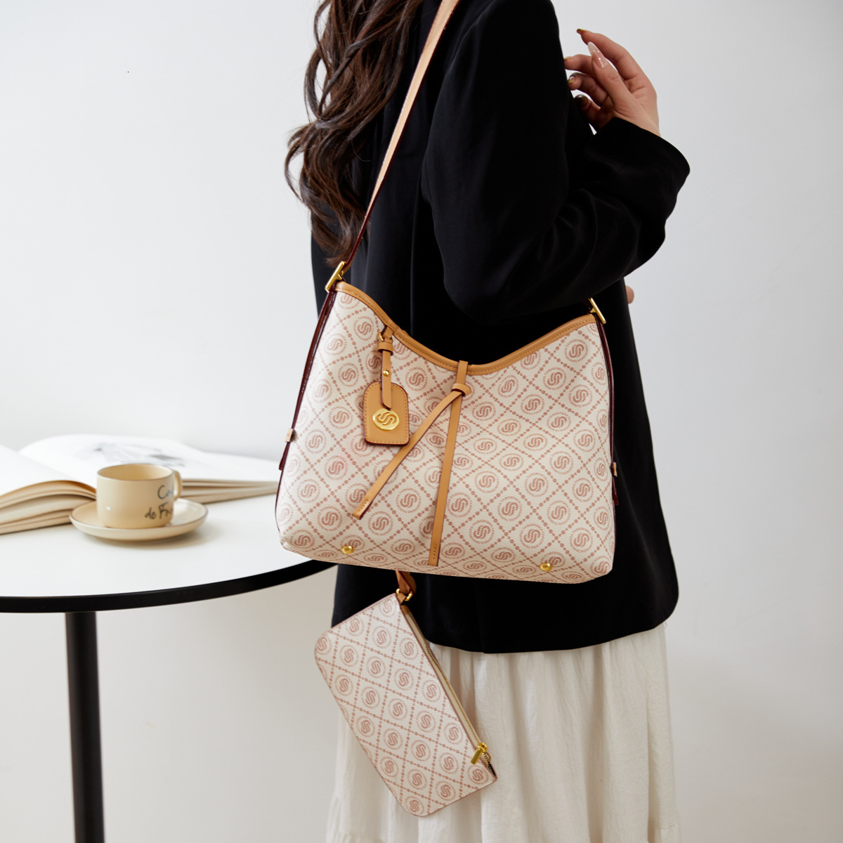 High Quality New Free Delivery Designer Bag Crossbody Fashionable High-end Commuting New Large Capacity Mother And Child Bag Comparison Printed Should