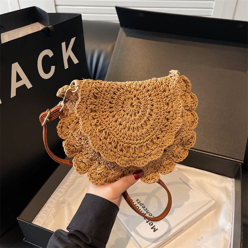 New lace round crossbody cotton with hollowed out single shoulder grass woven beach bag, cute and versatile women's bag