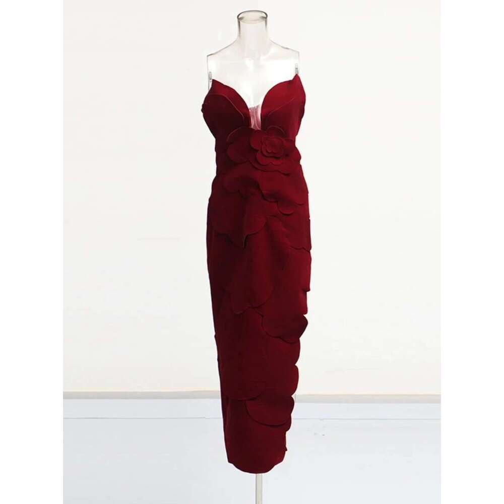TWOTWINSTYLE Solid Patchwork Appliques Slimming Dresses For Women Strapless Sleeveless High Waist Temperament Dress Female New