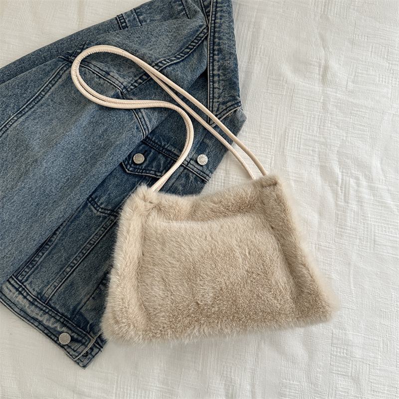 Free Delivery Designer Bag Plush Bucket For Women Korean Version Autumn And Winter Large Capacity Single Shoulder Casual Fashion Niche Commuting Handb