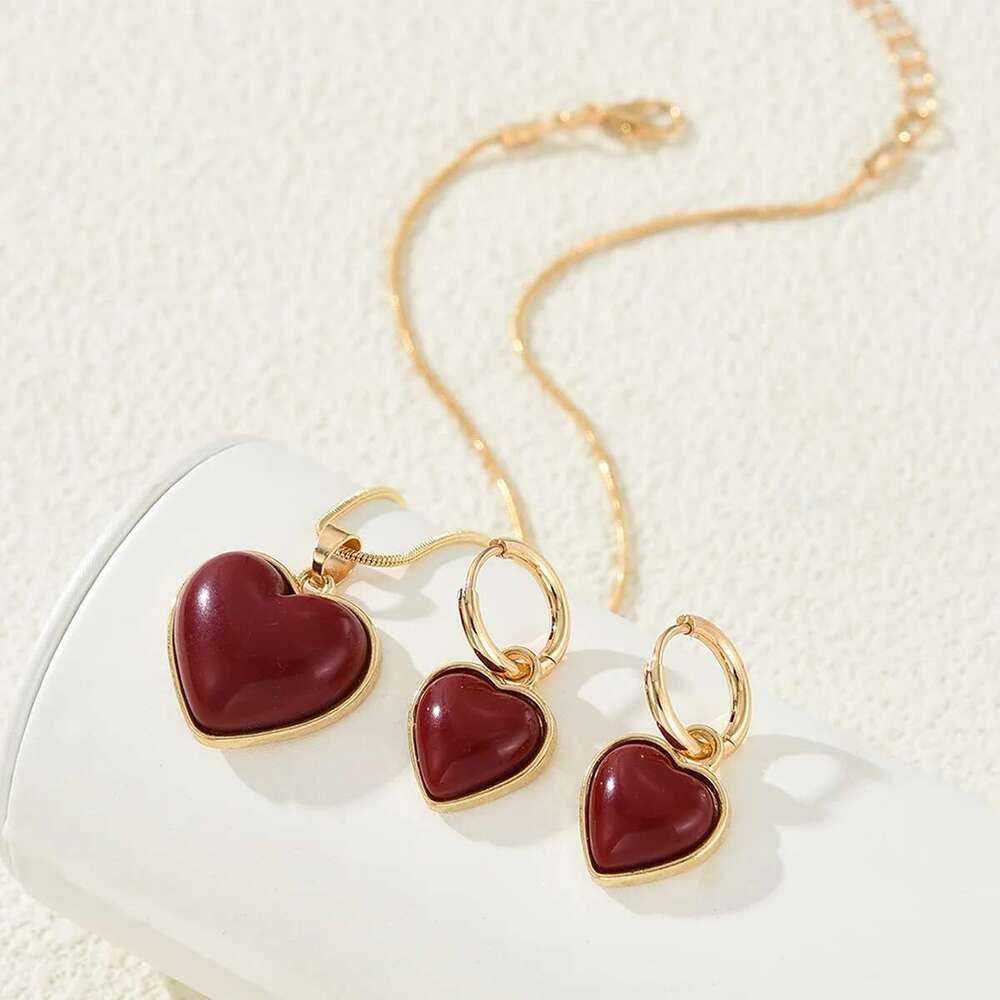 3Pcs Vintage Red Heart Pendant Set For Women Simple Gold Color Necklace Earrings Fashion Female Party Jewelry