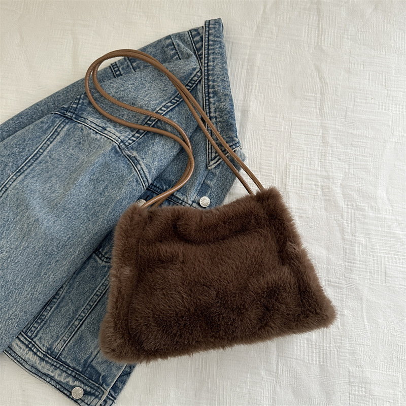 Free Delivery Designer Bag Plush Bucket For Women Korean Version Autumn And Winter Large Capacity Single Shoulder Casual Fashion Niche Commuting Handb