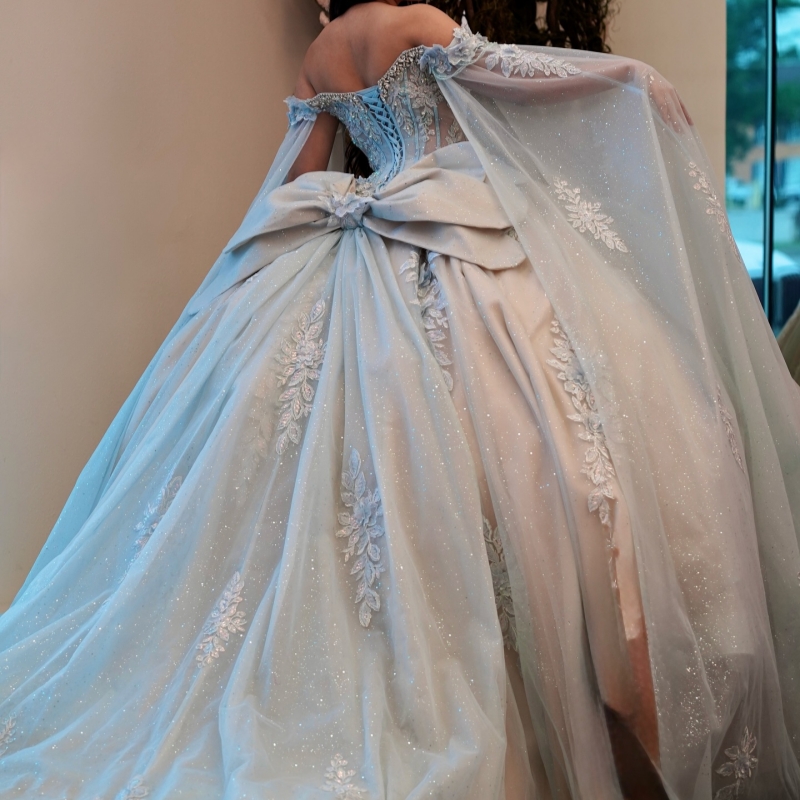 Sky Blue Quinceanera Dresses Off Shoulder Ball Gown Sweet 16 Dress Applique Lace Bow Beads Champagne Lining Birthday Party Vestidos 15 Anos