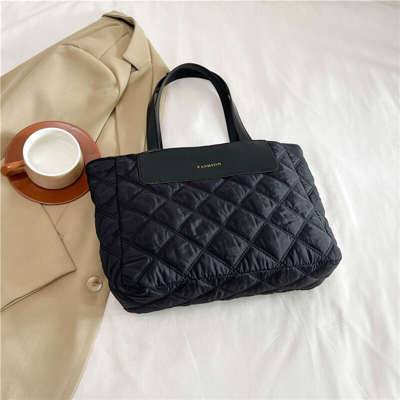 New Style Free Delivery Designer Bag Autumn And Winter Large Capacity Class Commuting High End Tote Women's New Down Texture Niche Versatile Sing