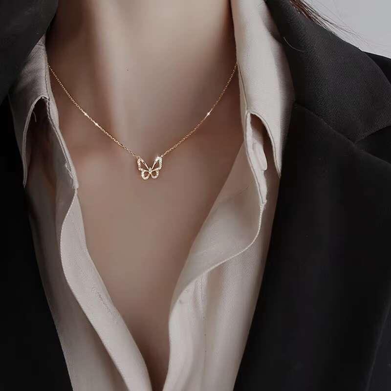 Trendy and fashionable crystal pendant necklace, party accessory gift statement, zircon hollowed out female butterfly necklace