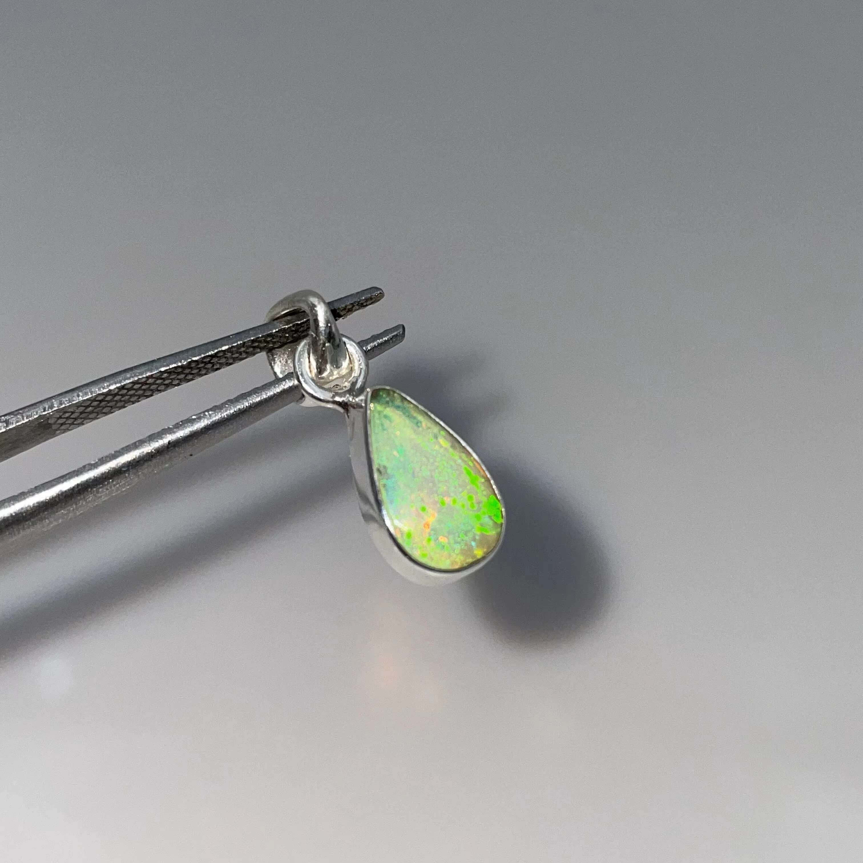 Solid sier Ethiopian pendant multi flame opal quality, suitable for both men and women, rainbow necklace with electroplating charm