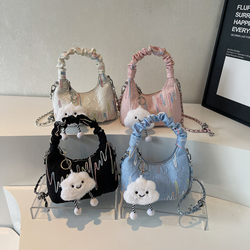 Fashionable pleated hand-held small women's 2025 summer new Korean version chain shoulder commuting crossbody bag