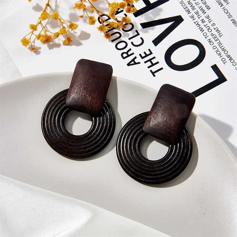 Boho Vintage Geometric Handmade Wooden Rattan Braid Clip on Earrings Without Piercing for Women Wholesale Creative Jewelry 2023 Y250510