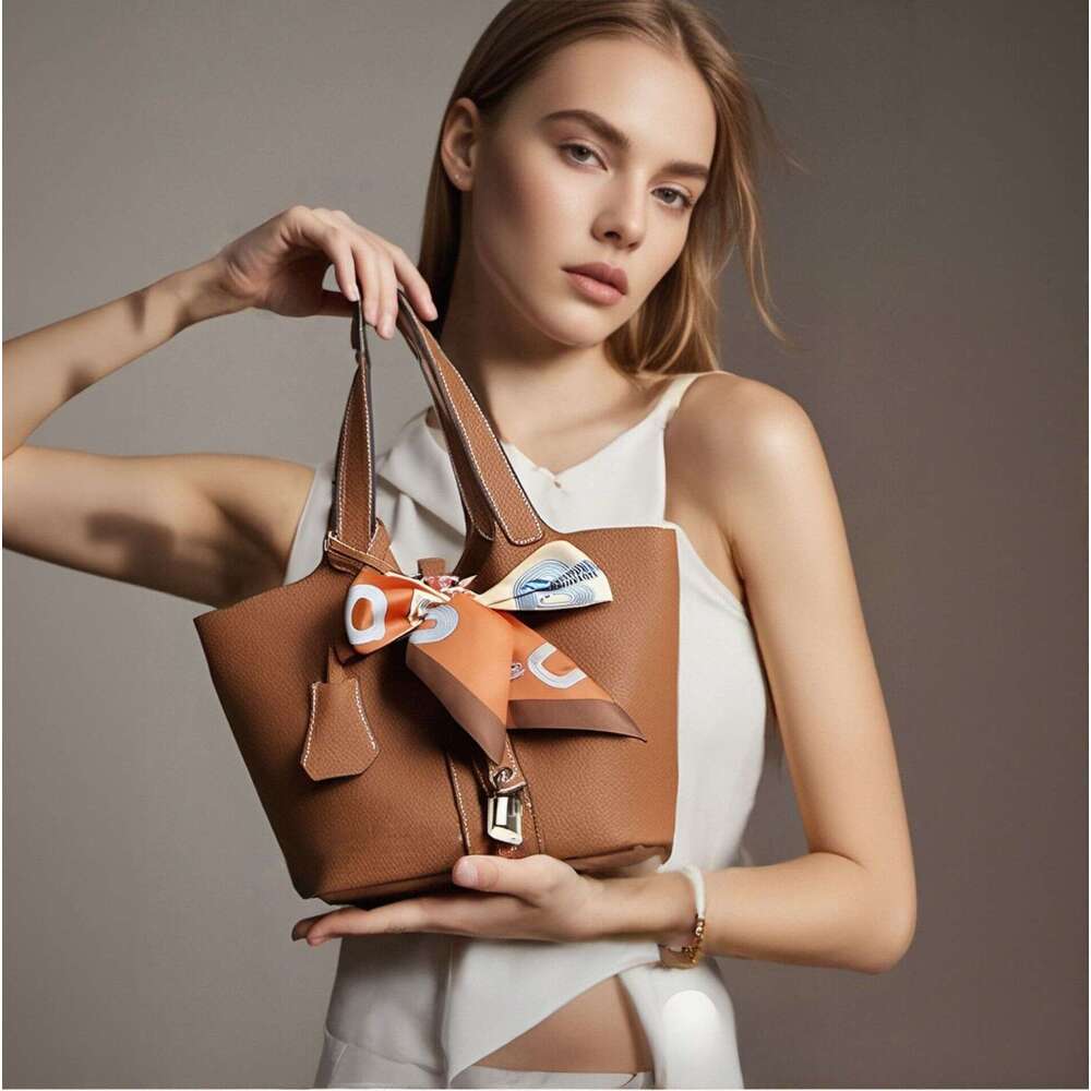 New water bucket, vegetable basket, women's leather top layer, hand-held mommy bride's wedding bag, high-end silk scarf