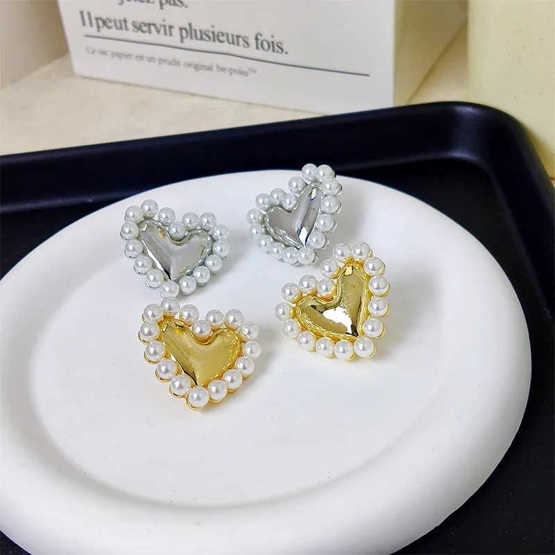 BenS Fashion Heart stud earrings for women Korean Pearl Sweet Piercing earrings Brass 18k gold plated Jewelry wholesale E93 Y250510