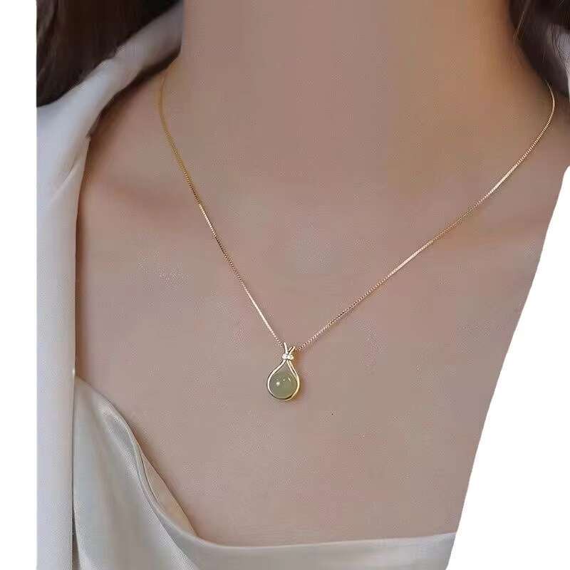 2025 New Fortune Bag Women's Light Kwai All equipped Fashion Pendant Necklace