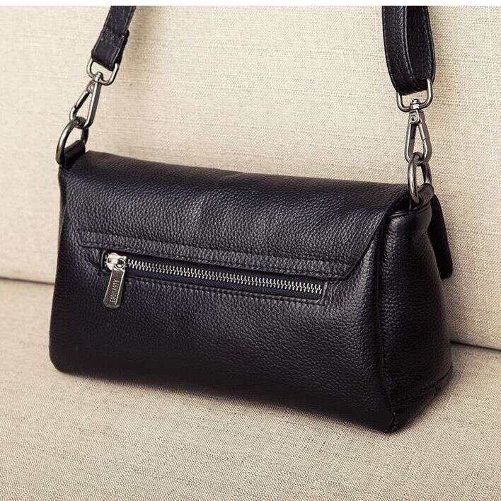 Pure 2025 New High end Genuine Leather Single Shoulder Crossbody Women's Lightweight and Versatile Handheld Large Capacity Bag