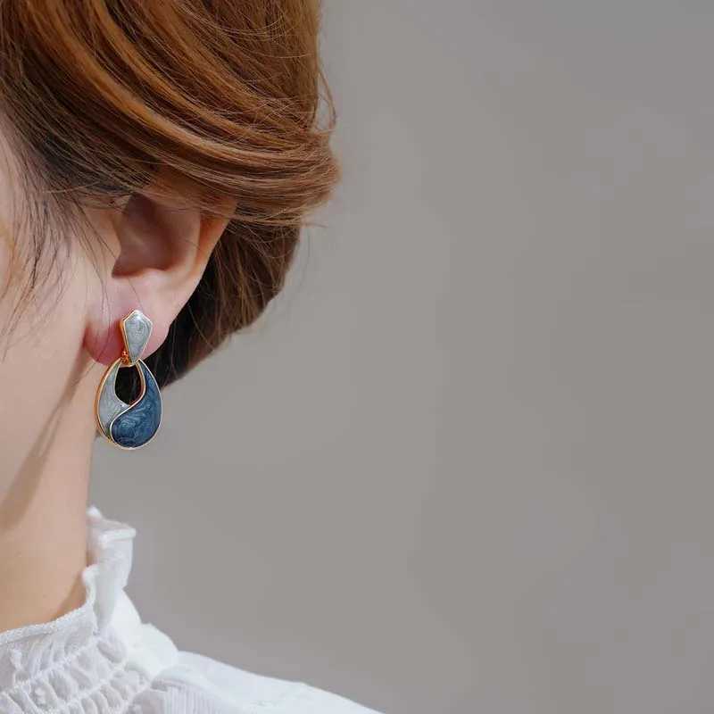 Vintage Blue Enamel Water-Drop Dangle Earrings for Women Elegant Geometric Hollow Drop Earring Wedding Party Jewelry Accessories Y250510