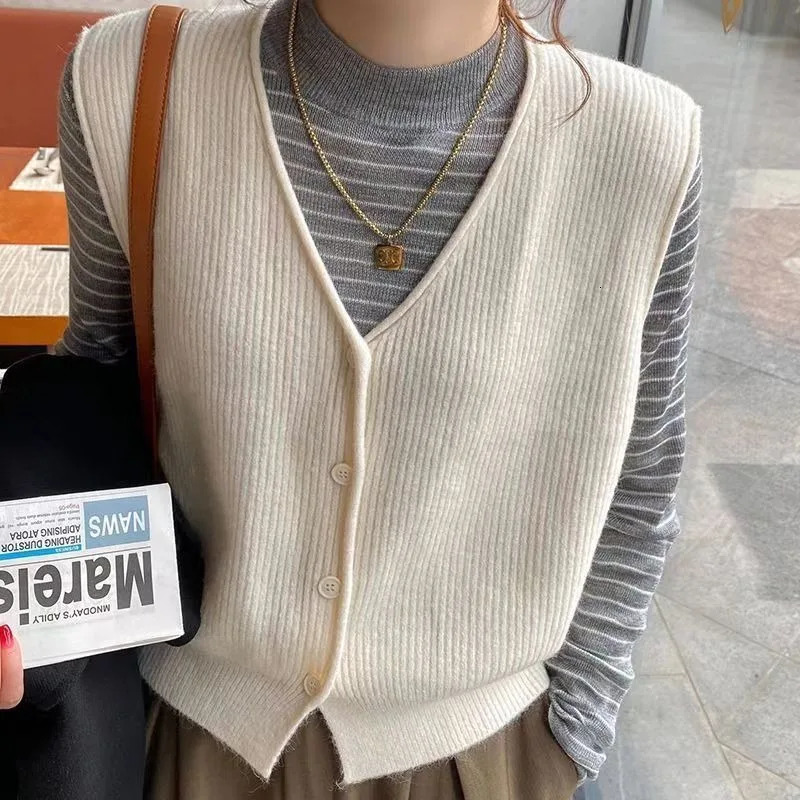 Knitted vest womens coat spring and autumn Camisol layered fashionable sleeveless sweater jacket 250506