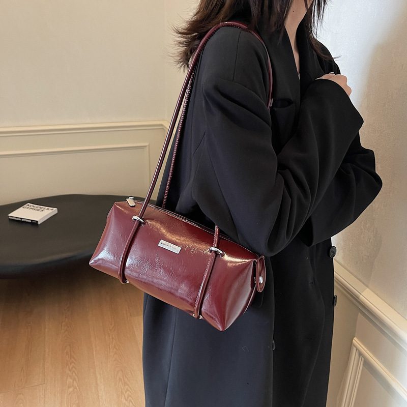 Large capacity single shoulder armpit for women 2025 new fashionable small square bag popular casual work commuting